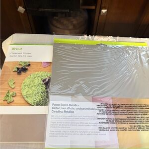 Cricut Metallic Poster Board - Gray